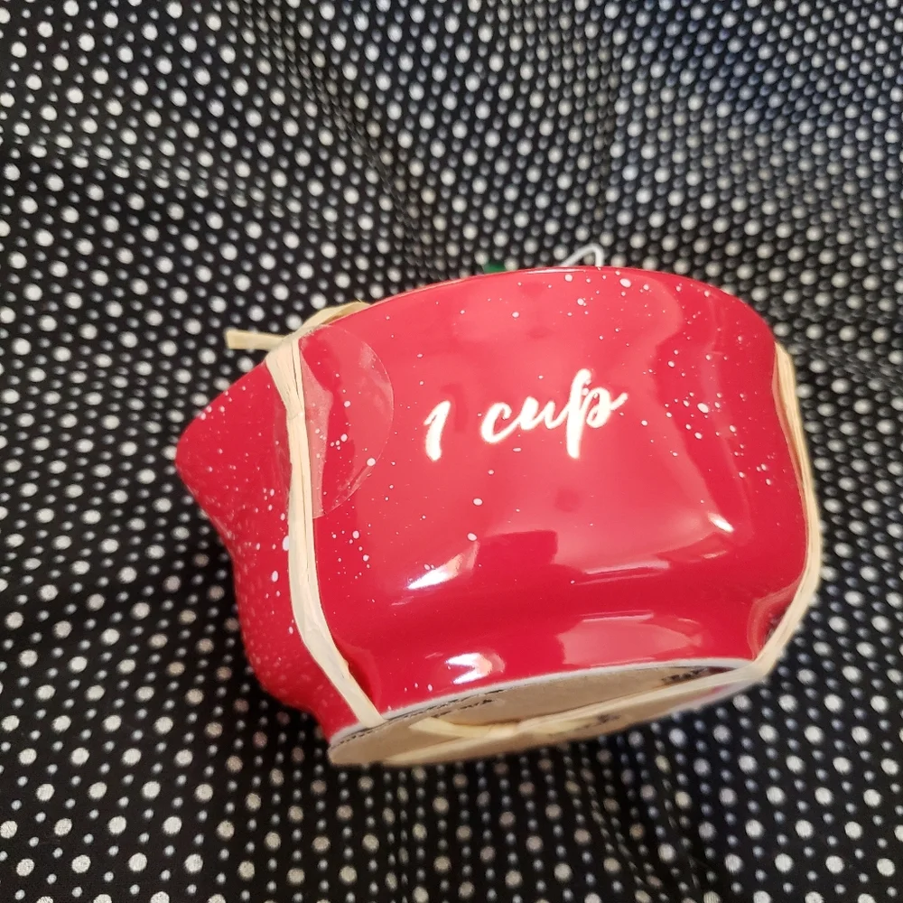 Christmas Measuring Cups Set Of 4 New